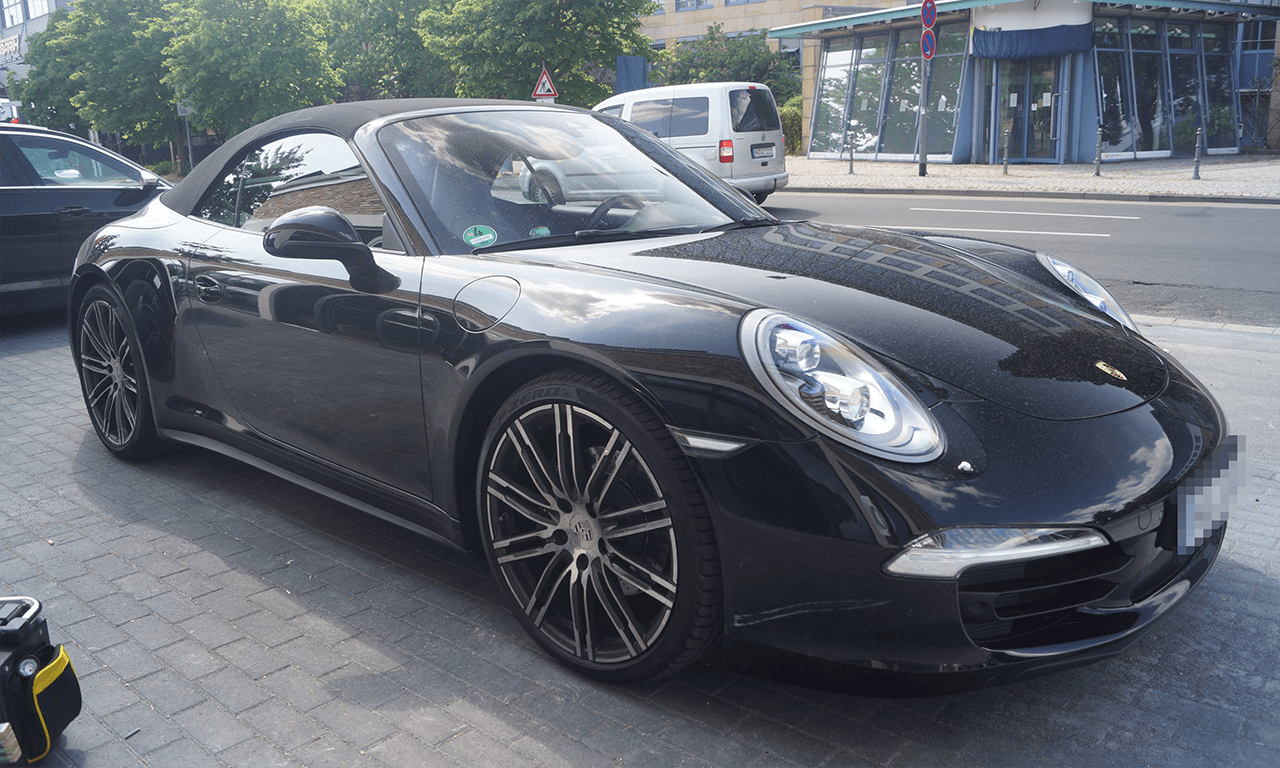 porsche_911_carrera_4_schaden_vorne_rechts