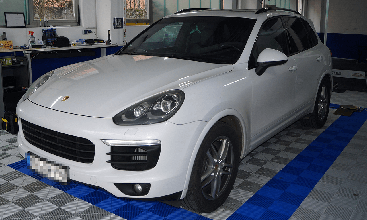 porsche_cayenne_schaden_vorne_links