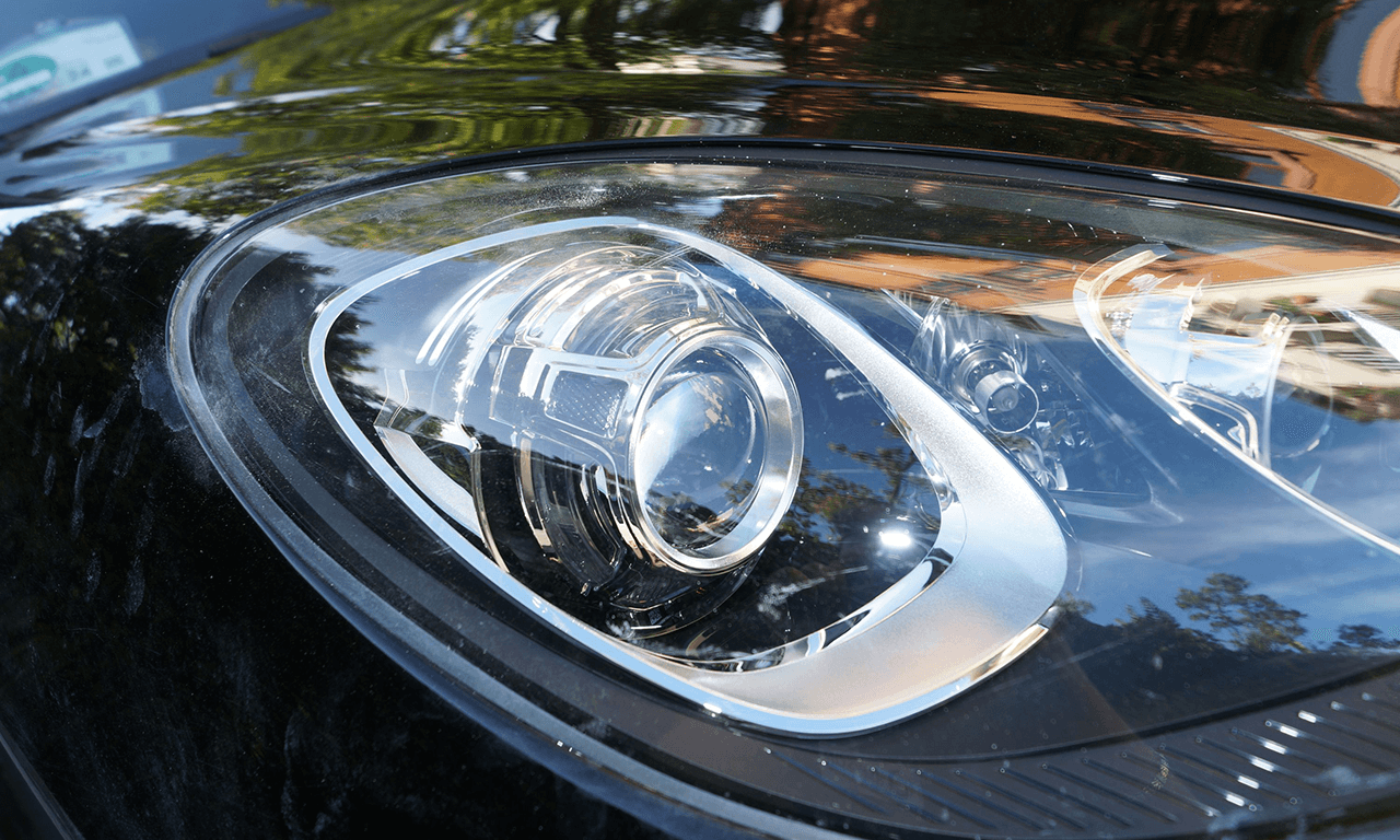 porsche_macan_schaden_detail_scheinwerfer